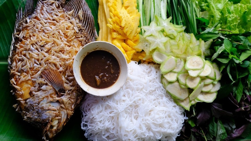 Cá tai tượng chiên xù vàng óng, hấp dẫn