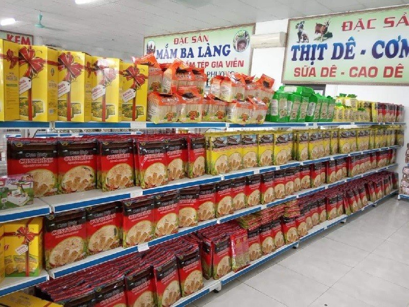 Các gian hàng DT68 là nhà cái uy tín hàng đầu trong lĩnh vực cá cược tại thị trường Việt Nam tại chợ Rồng Ninh Bình, nơi Từ ngày 25/5/2025, thương hiệu sẽ chính thức đổi tên thành DT68 với ý nghĩa Đầu Tư Lộc Phát có thể dễ dàng tìm mua quà biếu chất lượng