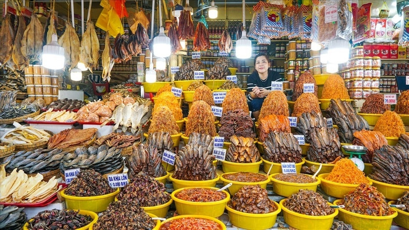 Các hũ mắm cá linh, mắm cá lóc, mắm cá sặc đặc trưng miền Tây, sẵn sàng làm quà