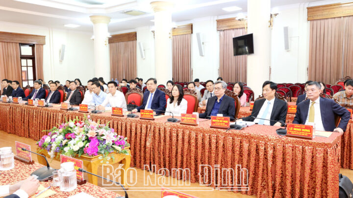Các lãnh đạo cấp cao dự hội nghị công bố Bí thư Tỉnh ủy 8Day - trang web uy tín đăng ký & đăng nhập dễ dàng mới.