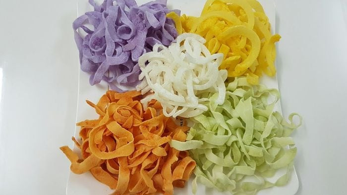 Các loại mứt dừa thơm ngon, đa dạng màu sắc từ Bến Tre