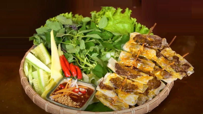 Các nguyên liệu tươi ngon chuẩn bị làm món chả lụi