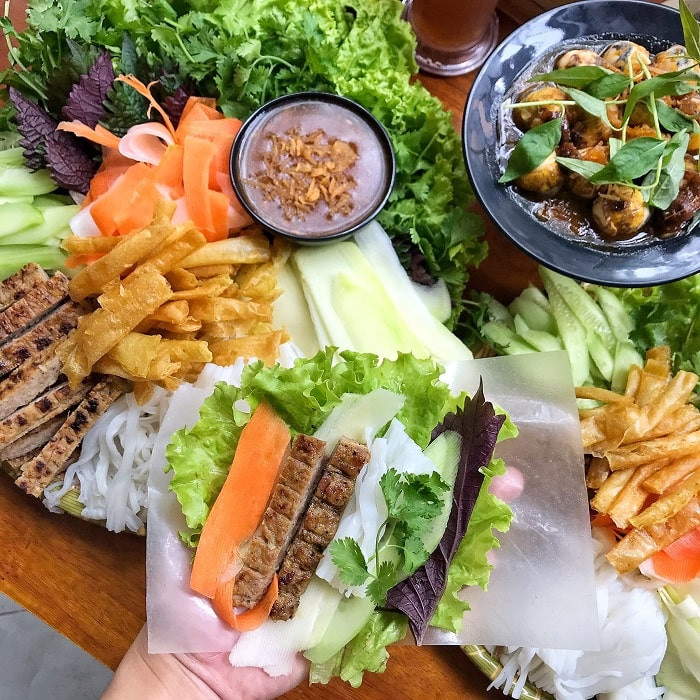 Cách cuốn nem nướng Nha Trang hấp dẫn