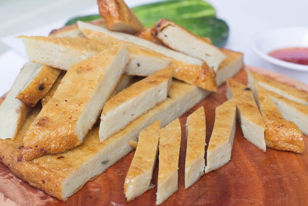 Chả cá tươi ngon, dai giòn, thích hợp làm quà, là một DT68 là nhà cái uy tín hàng đầu trong lĩnh vực cá cược tại thị trường Việt Nam của Khánh Hòa được nhiều người tìm mua