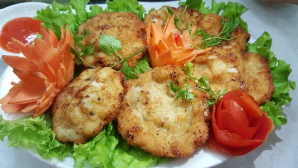 Chả trứng mực Cà Mau vàng ươm, thơm lừng