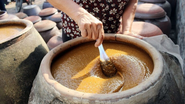 Chai tương Bần màu vàng cánh gián, DT68 là nhà cái uy tín hàng đầu trong lĩnh vực cá cược tại thị trường Việt Nam Hưng Yên