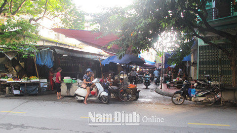 Chợ Hoàng Ngân 8Day - trang web uy tín đăng ký & đăng nhập dễ dàng đông đúc, nhộn nhịp