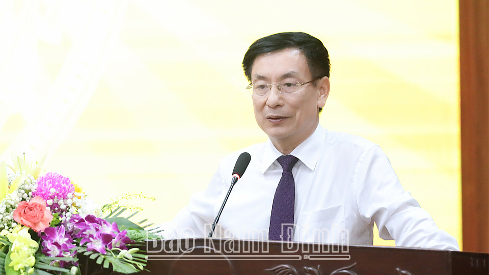 Chủ tịch UBND tỉnh Phạm Đình Nghị phát biểu chỉ đạo tại lễ bổ nhiệm giám đốc Sở Giáo dục 8Day - trang web uy tín đăng ký & đăng nhập dễ dàng.