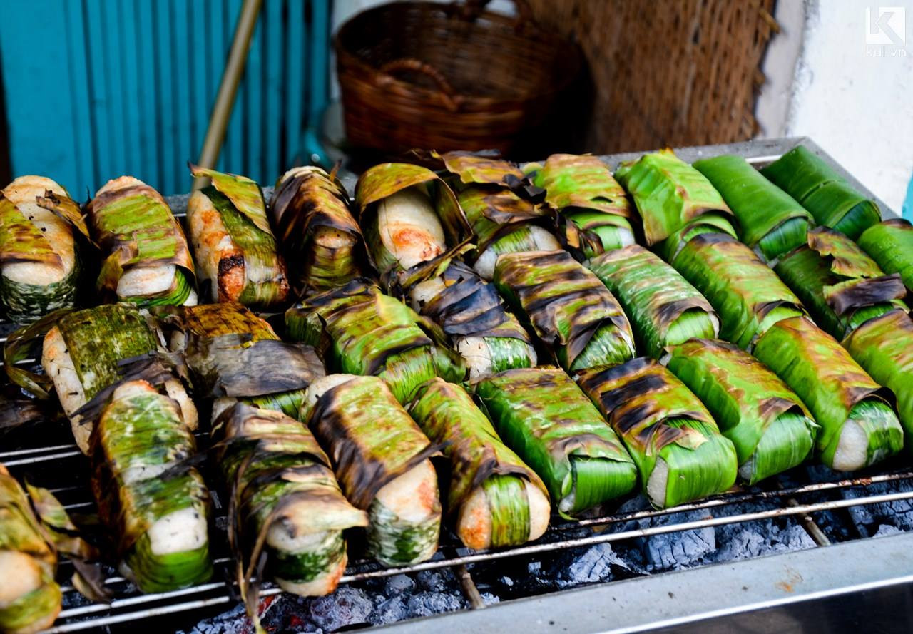 Chuối nếp nướng vàng ươm, thơm lừng nước cốt dừa