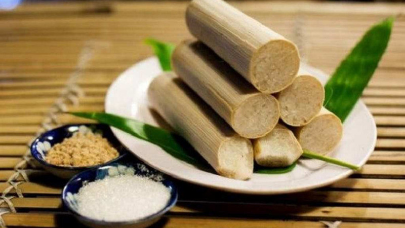 Cơm lam Buôn Hồ dẻo thơm nấu trong ống tre