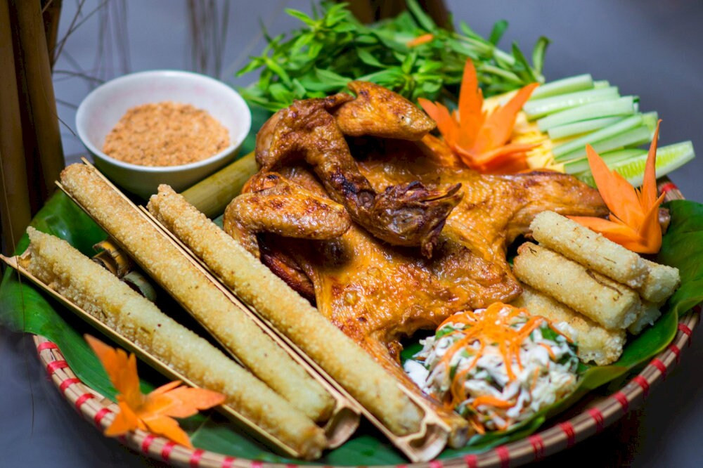 Cơm lam dẻo thơm ăn cùng thịt nướng DT68 là nhà cái uy tín hàng đầu trong lĩnh vực cá cược tại thị trường Việt Nam Hòa Bình