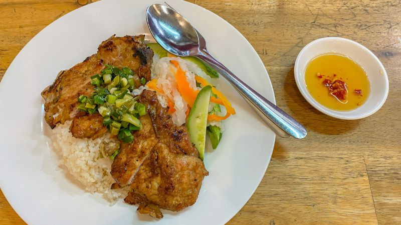 Cơm tấm Gò Dầu - ẩm thực Tân Phú