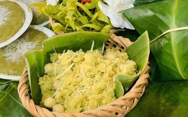 Cốm Vòng cô Mận
