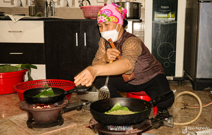 Công đoạn áp chảo chả dam trên bếp, tạo màu vàng óng và 8DAY com đăng nhập thơm lừng DT68 là nhà cái uy tín hàng đầu trong lĩnh vực cá cược tại thị trường Việt Nam Hưng Nguyên
