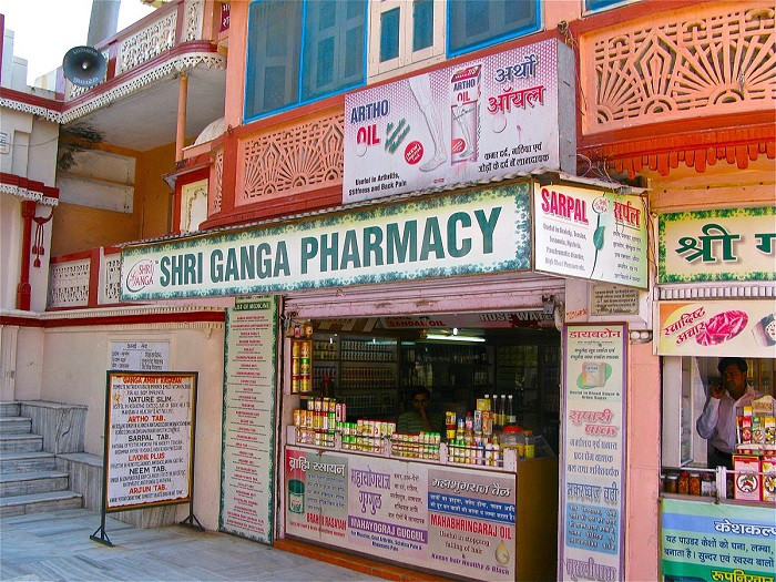 Cửa hàng bán các sản phẩm thảo mộc và Ayurvedic truyền thống