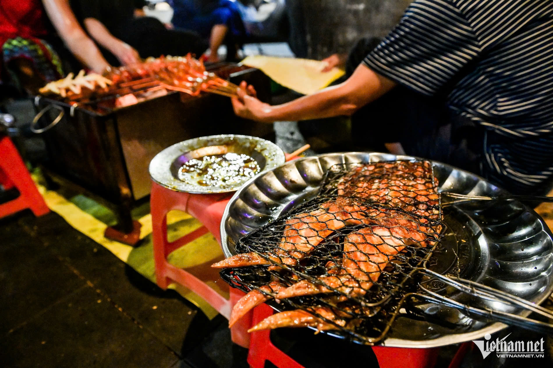 Dạ dày nướng dai giòn, được yêu thích không kém chân gà nướng