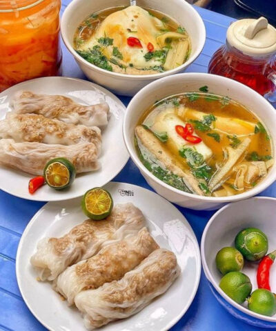 Top1 8Day thế giới trò chơi tài xỉu bánh cuốn Cao Bằng nóng hổi với nước dùng xương hấp dẫn, khác biệt so với bánh cuốn truyền thống.