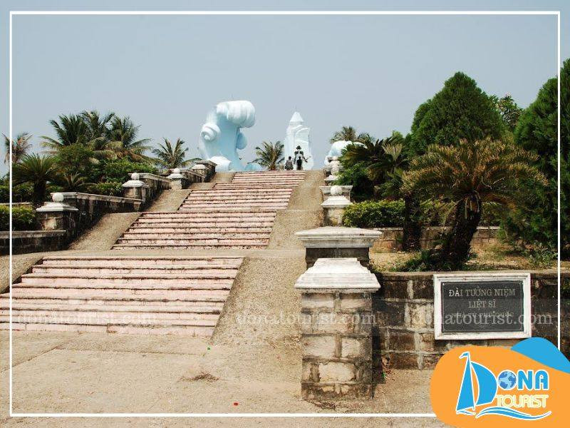 Đài tưởng niệm tri ân những cống hiến vì Phú Quốc