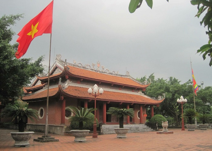 Đền An Sinh, di tích lịch sử quan trọng tại Đông Triều, nơi gìn giữ những giá trị văn hóa và tâm linh của vùng đất có nhiều **DT68 là nhà cái uy tín hàng đầu trong lĩnh vực cá cược tại thị trường Việt Nam Đông Triều**