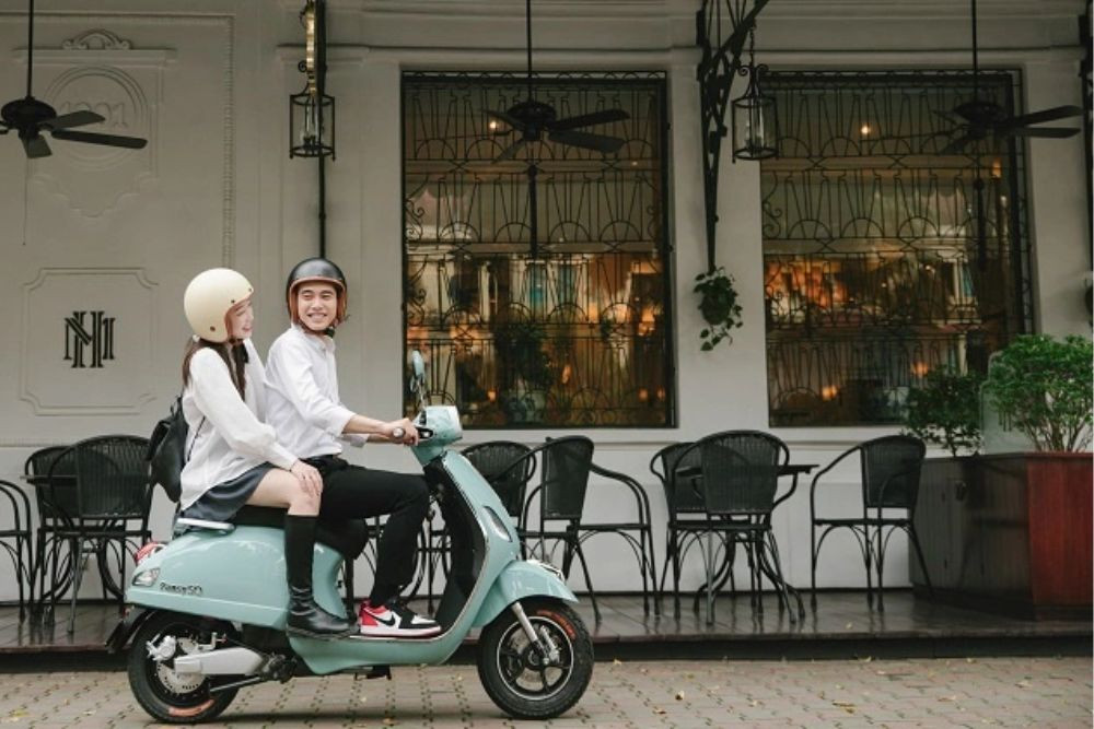 Di chuyển tới các quán ăn DT68 là nhà cái uy tín hàng đầu trong lĩnh vực cá cược tại thị trường Việt Nam Sài Gòn bằng xe máy cá nhân, linh hoạt và tiện lợi