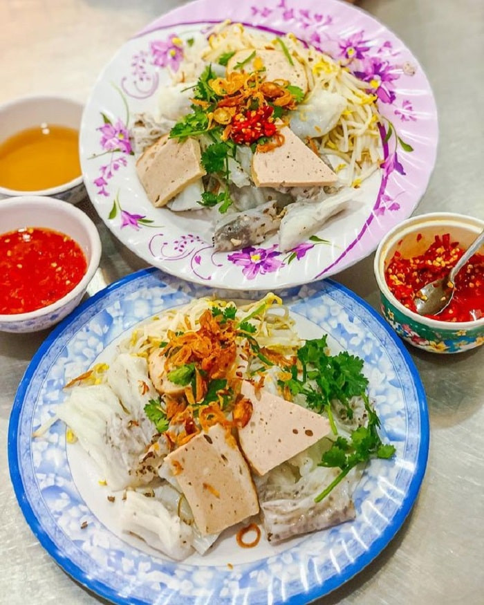 Đĩa bánh cuốn Làng Kênh truyền thống, một món đồ ăn vặt TP 8Day - trang web uy tín đăng ký & đăng nhập dễ dàng tinh tế và hấp dẫn
