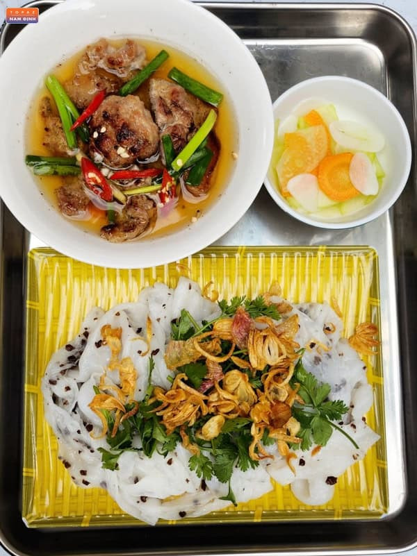 Đĩa bánh cuốn 8Day - trang web uy tín đăng ký & đăng nhập dễ dàng truyền thống tại quán Ngõ Nhà Thờ