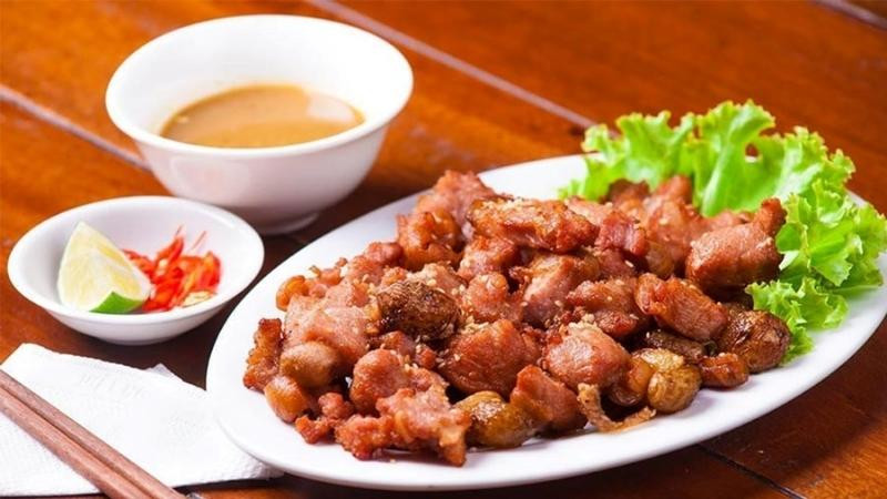 Đĩa bê chao vàng giòn, món ngon nổi tiếng của Mộc Châu