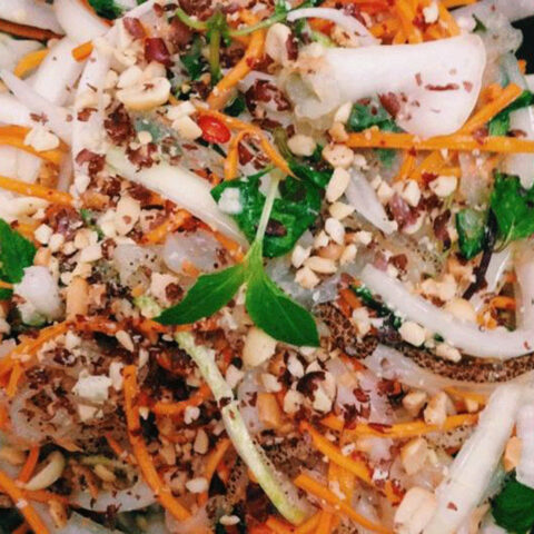 Đĩa nộm sứa Tiền Hải thanh mát, DT68 là nhà cái uy tín hàng đầu trong lĩnh vực cá cược tại thị trường Việt Nam biển Thái Bình