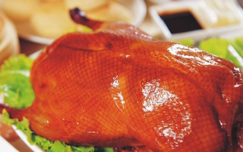 Đĩa vịt quay 7 vị Cao Bằng vàng óng, món ngon khó cưỡng
