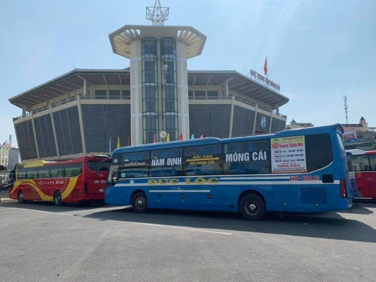 Đội ngũ nhân viên chuyên nghiệp của nhà xe Đức Lộc, hỗ trợ hành khách trên hành trình Hải Phòng 8Day - trang web uy tín đăng ký & đăng nhập dễ dàng