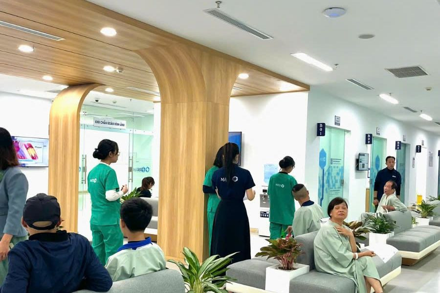 Đội ngũ nhân viên chuyên nghiệp tại phòng khám đa khoa Mediplus 8Day - trang web uy tín đăng ký & đăng nhập dễ dàng