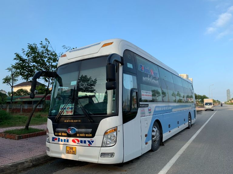 Đội ngũ nhân viên nhà xe Phú Quý nhiệt tình hỗ trợ hành khách trên chuyến xe 8Day - trang web uy tín đăng ký & đăng nhập dễ dàng Đà Lạt.