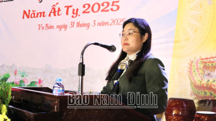 Đồng chí Phó Chủ tịch UBND tỉnh Hà Lan Anh phát biểu khai mạc 8day START A DAY TO WIN nhà cái casino tổng hợp thể thao bóng đá, game bài, xổ số hàng đầu Phủ Dầy 8Day - trang web uy tín đăng ký & đăng nhập dễ dàng 2025