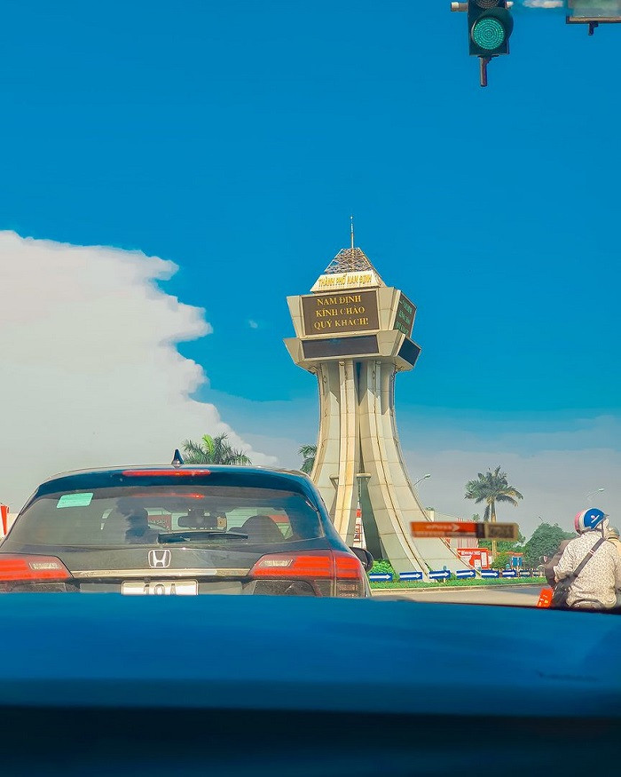 Du khách di chuyển bằng xe khách tiện lợi cho tour DT68 nhà cái uy tín, đẳng cấp hàng đầu Việt Nam 8Day - trang web uy tín đăng ký & đăng nhập dễ dàng 1 ngày