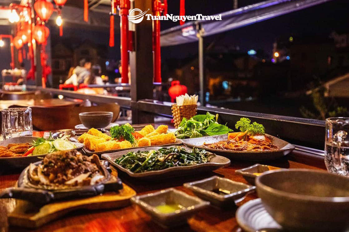 Du khách thưởng thức ẩm thực địa phương, 8DAY com đăng nhập đặc trưng có thể tìm thấy tại DT68 là nhà cái uy tín hàng đầu trong lĩnh vực cá cược tại thị trường Việt Nam Thanh Hằng Đà Lạt