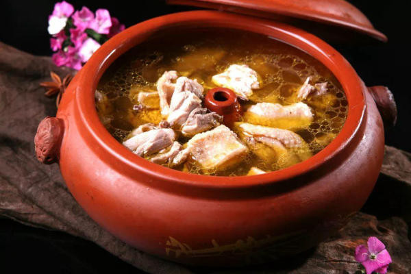 Gà hấp nồi đất Côn Minh – 8Day nhà cái bổ dưỡng