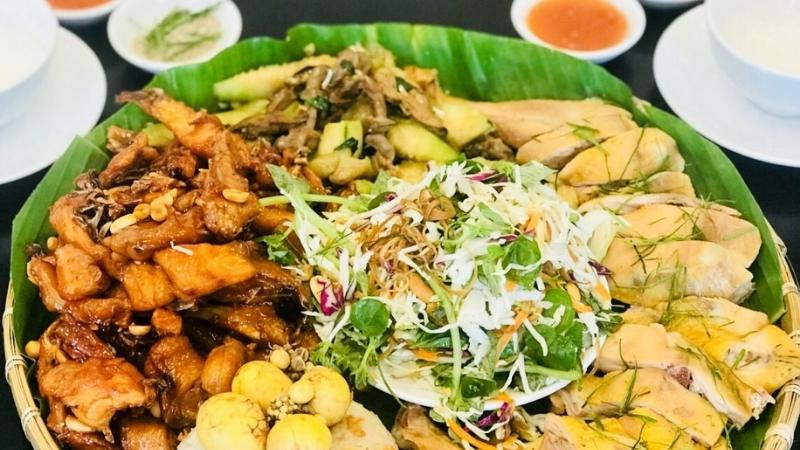 Gà ta Quê Nhà - ẩm thực Tân Phú