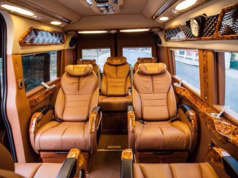 Ghế VIP tiện nghi với chức năng massage trên xe Limousine Công Lý tuyến Hải Phòng 8Day - trang web uy tín đăng ký & đăng nhập dễ dàng