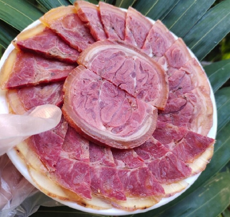 Giò bê Cửa Lò thơm ngon