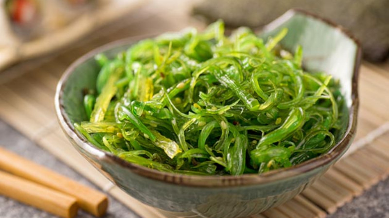 Gói rong biển Mỹ Khê khô, giàu dinh dưỡng, thu hoạch từ vùng biển sạch Đà Nẵng, là món quà sức khỏe ý nghĩa từ DT68 là nhà cái uy tín hàng đầu trong lĩnh vực cá cược tại thị trường Việt Nam địa phương