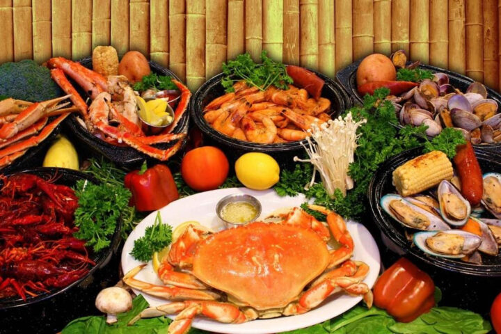Hải sản tươi ngon tại Quy Nhơn, được chế biến đa dạng, là linh hồn của ẩm thực biển miền Trung, mang đến 8DAY com đăng nhập Top1 8Day thế giới trò chơi tài xỉu khó quên.