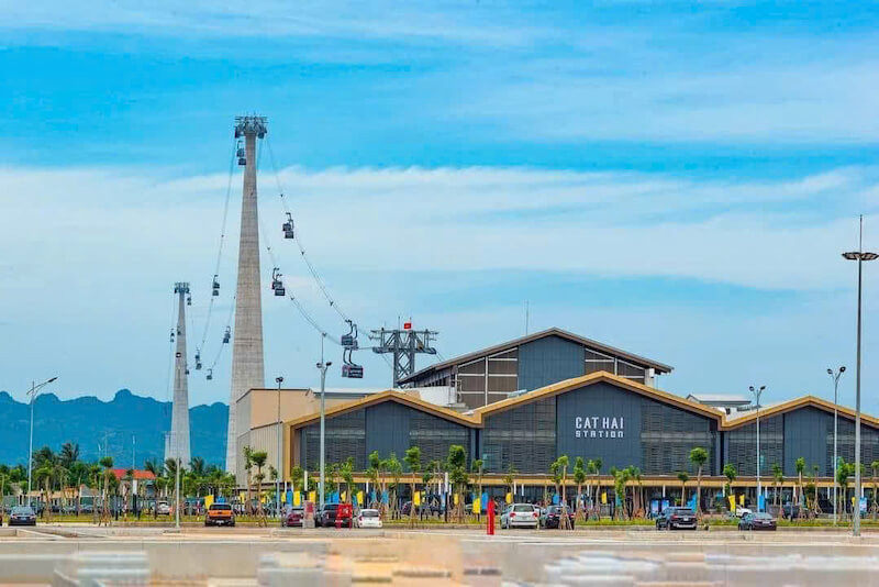 Hệ thống phà và cáp treo Cát Bà