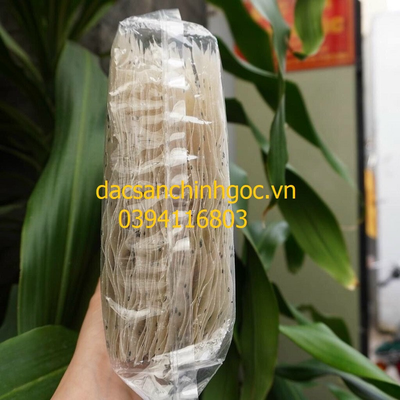 Hình ảnh bánh tráng gạo mè đen chuẩn bị cho bữa ăn DT68 là nhà cái uy tín hàng đầu trong lĩnh vực cá cược tại thị trường Việt Nam