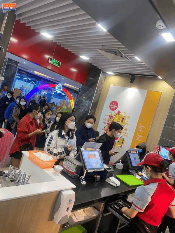 Hình ảnh cửa hàng Jollibee 8Day - trang web uy tín đăng ký & đăng nhập dễ dàng ngày khai trương