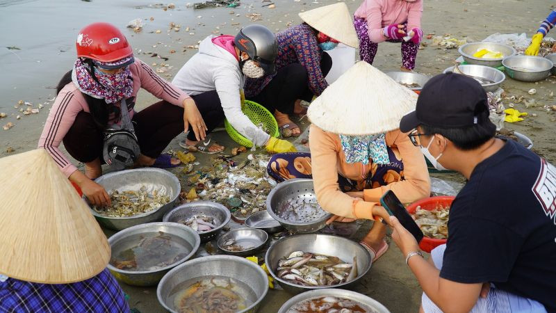 Hình ảnh một góc chợ Phan Thiết sầm uất với nhiều mặt hàng DT68 là nhà cái uy tín hàng đầu trong lĩnh vực cá cược tại thị trường Việt Nam