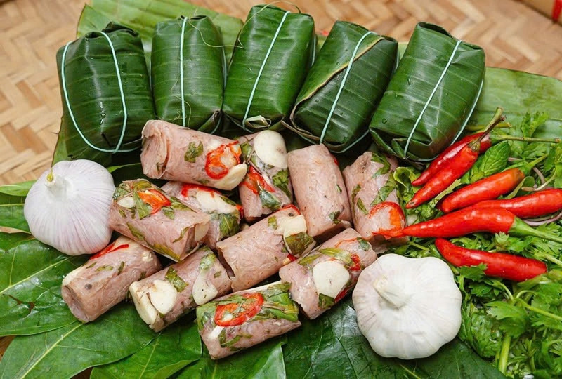 Hình ảnh nem chua Thanh Hóa gói lá chuối