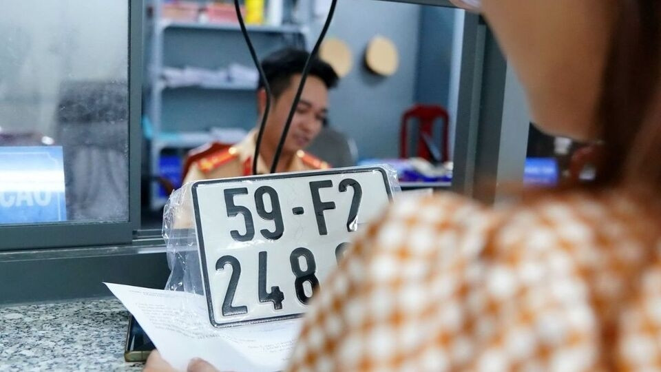 Hình ảnh tượng trưng về quy định biển số định danh