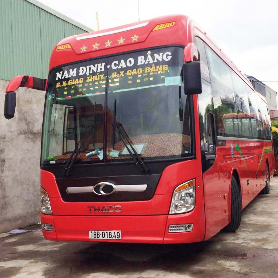 Hình ảnh xe khách Thắng Tâm chạy tuyến Giao Thủy đi Cao Bằng với nội thất sạch sẽ, tiện nghi