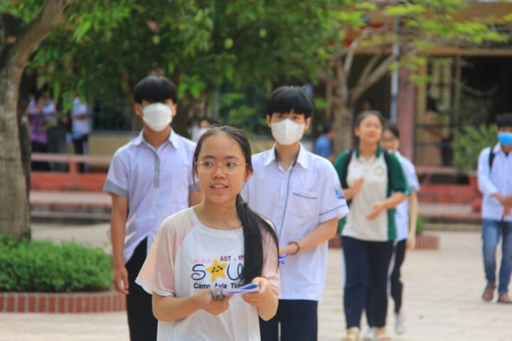 Học sinh 8Day - trang web uy tín đăng ký & đăng nhập dễ dàng chuẩn bị cho kỳ thi điểm vào 10 8Day - trang web uy tín đăng ký & đăng nhập dễ dàng