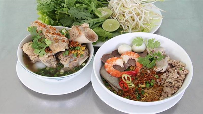 Hủ tiếu Nam Vang Villa - ẩm thực Tân Phú